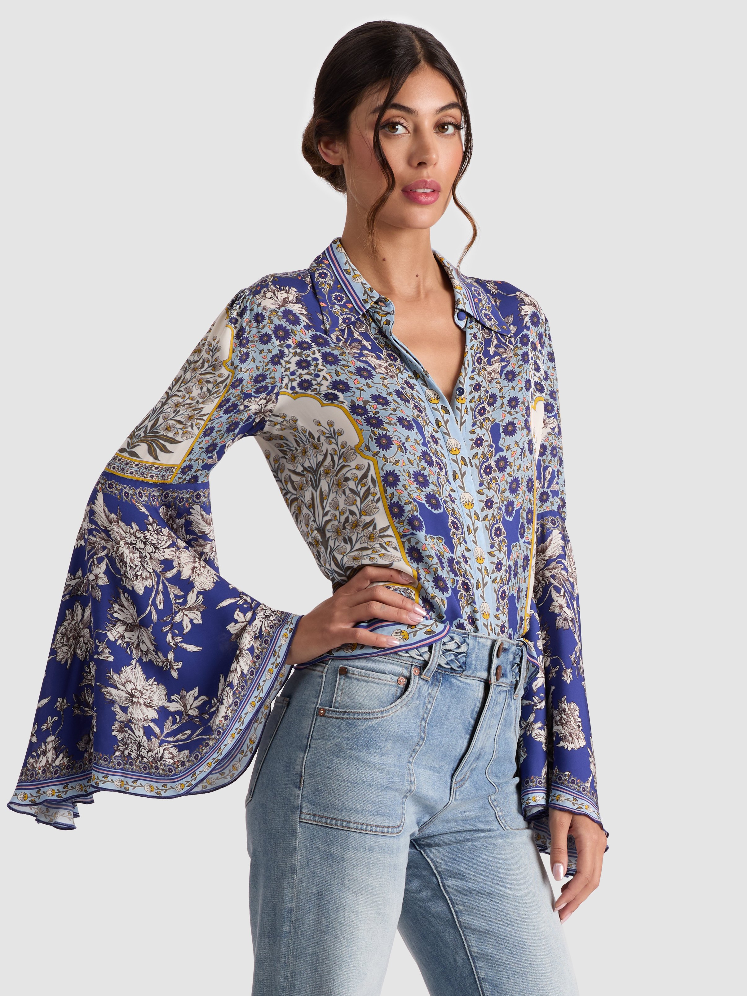Alice And Olivia Willa Forevermore Fitted Bell-sleeve Placket Top In Blue