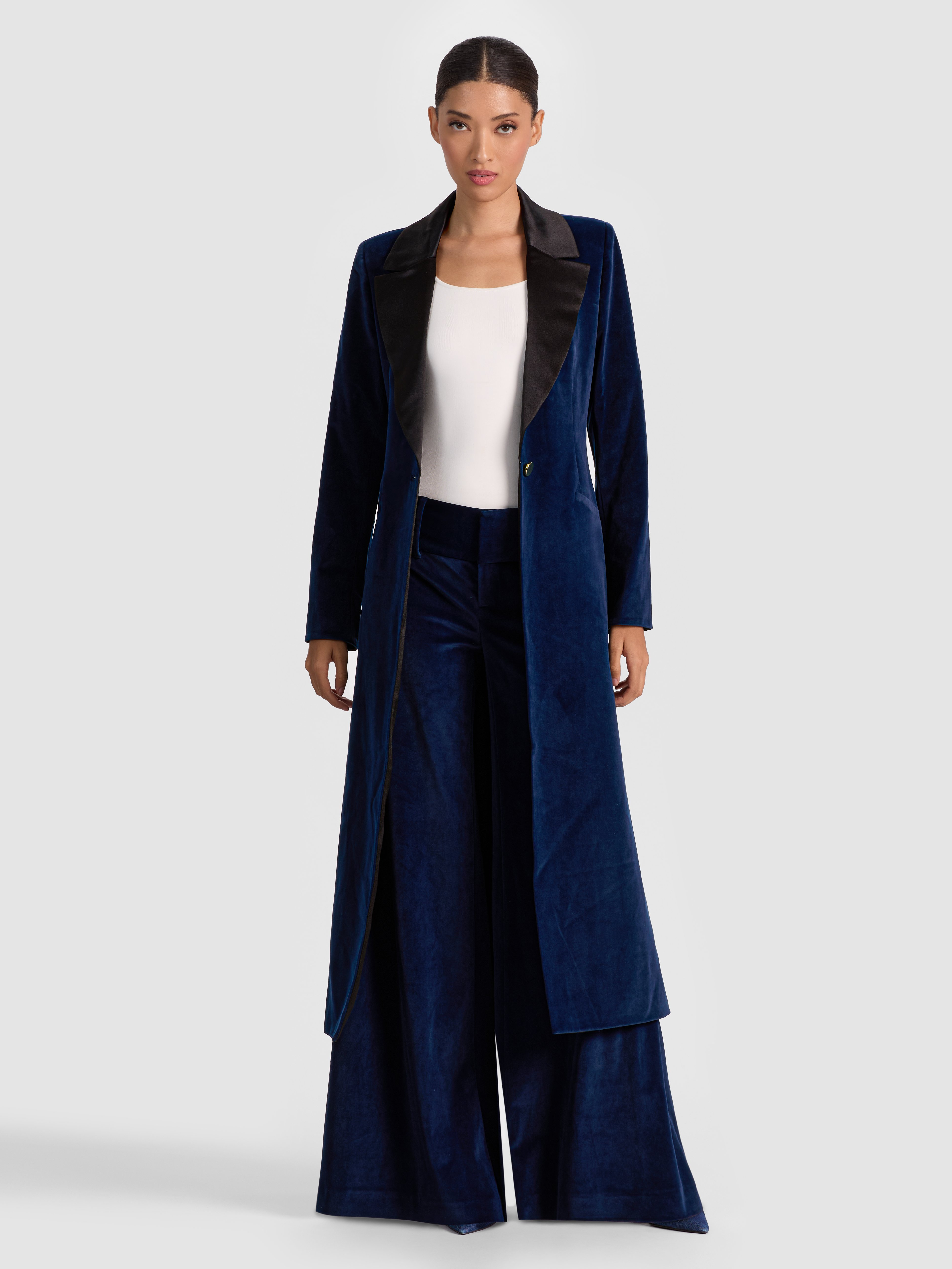 Alice And Olivia Theo Velvet Coat In Blue