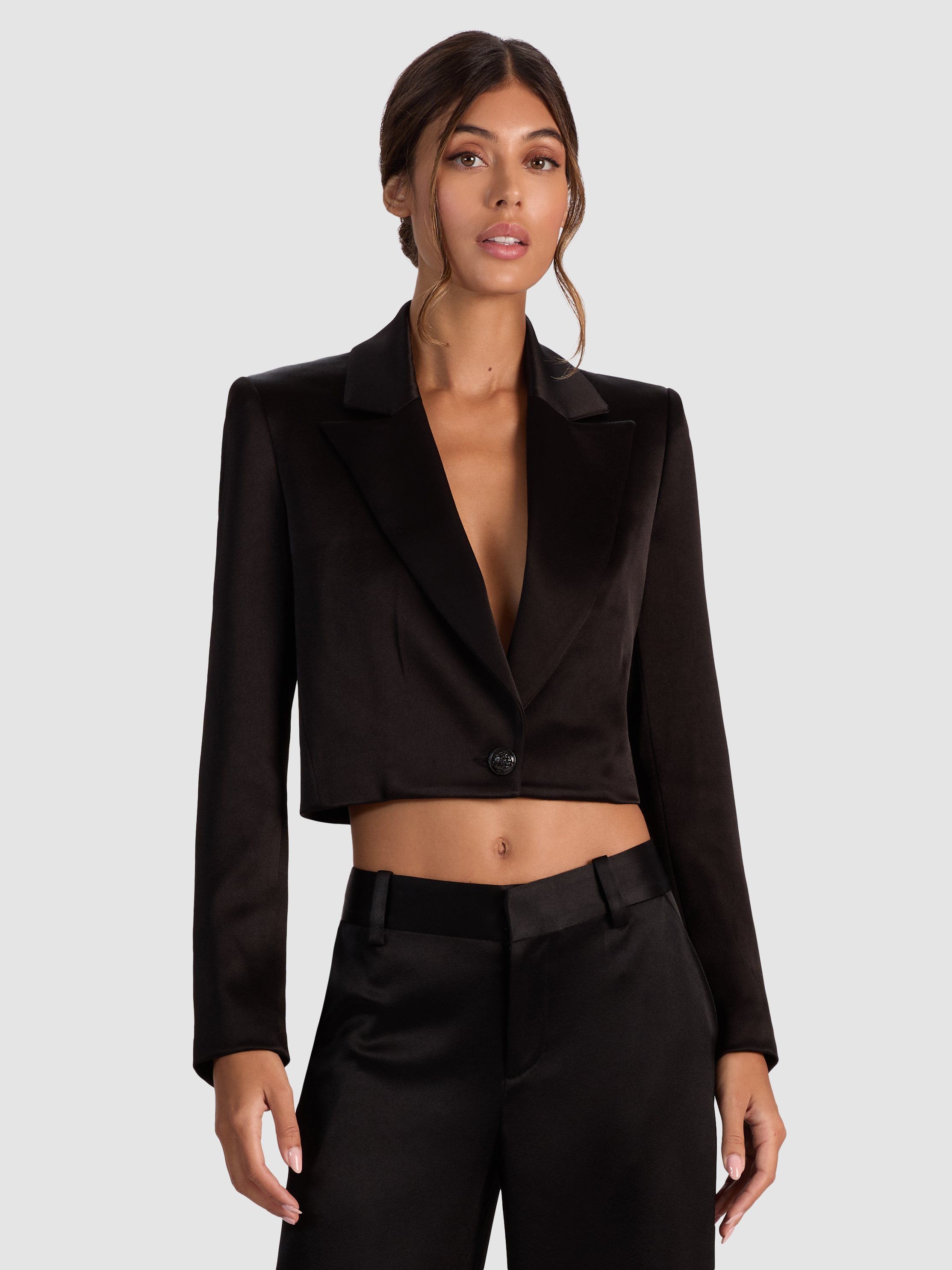 Alice And Olivia Ines Cropped Boxy Blazer In Black