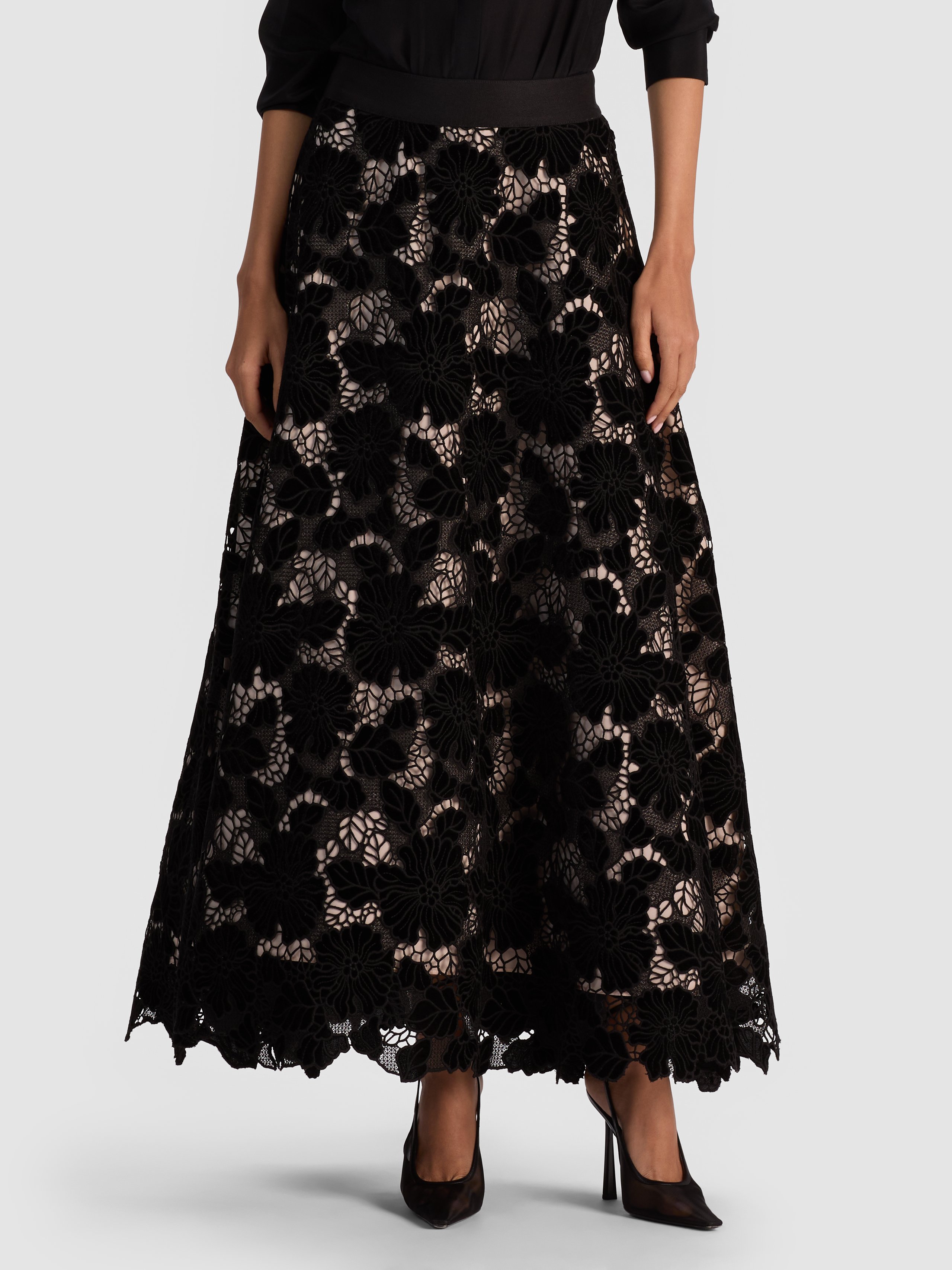 Alice And Olivia Lorena Drop Waist Skirt In Black