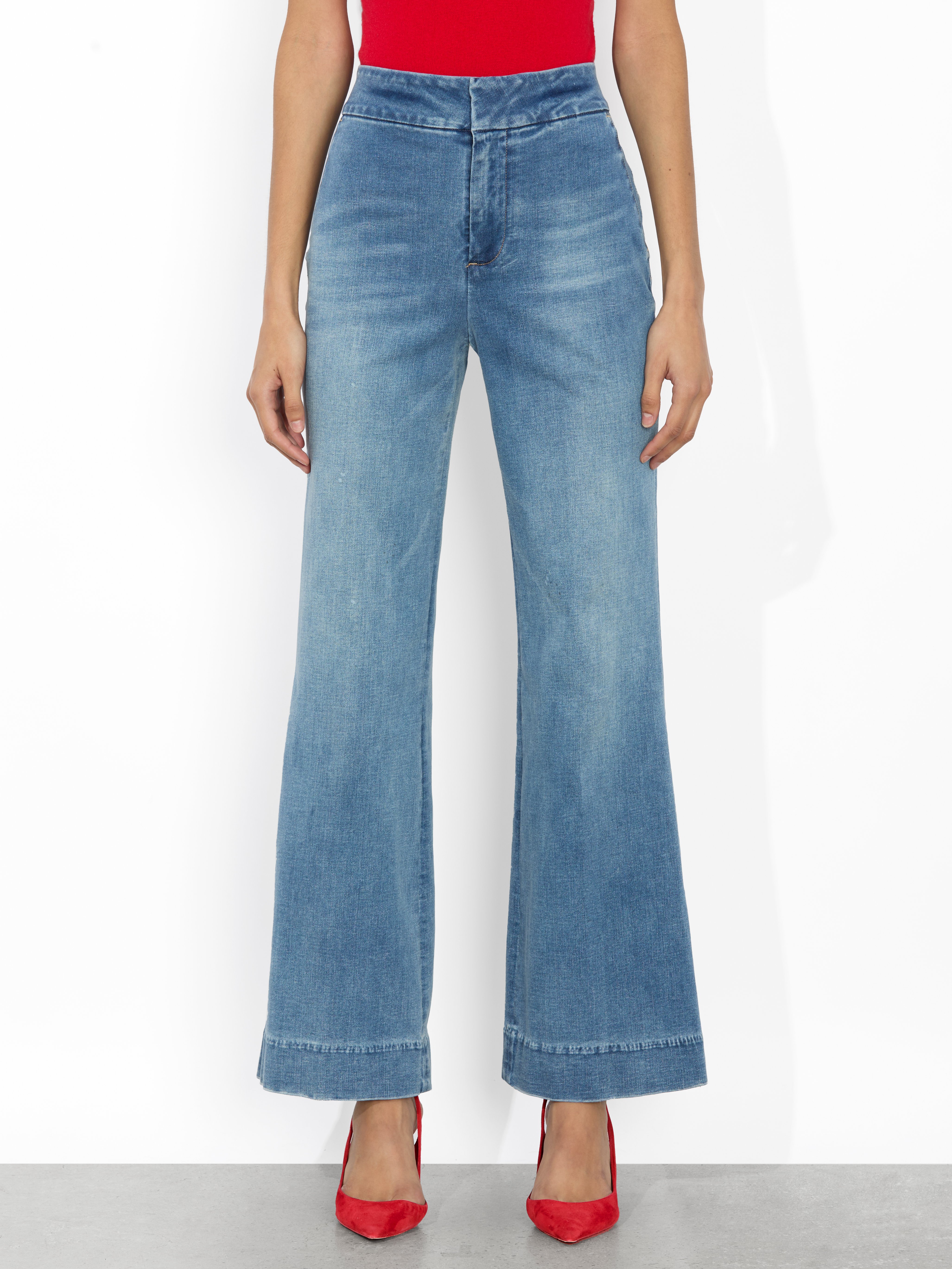 Alice And Olivia Quinn Bootcut Jean In Livia Vintage Blue