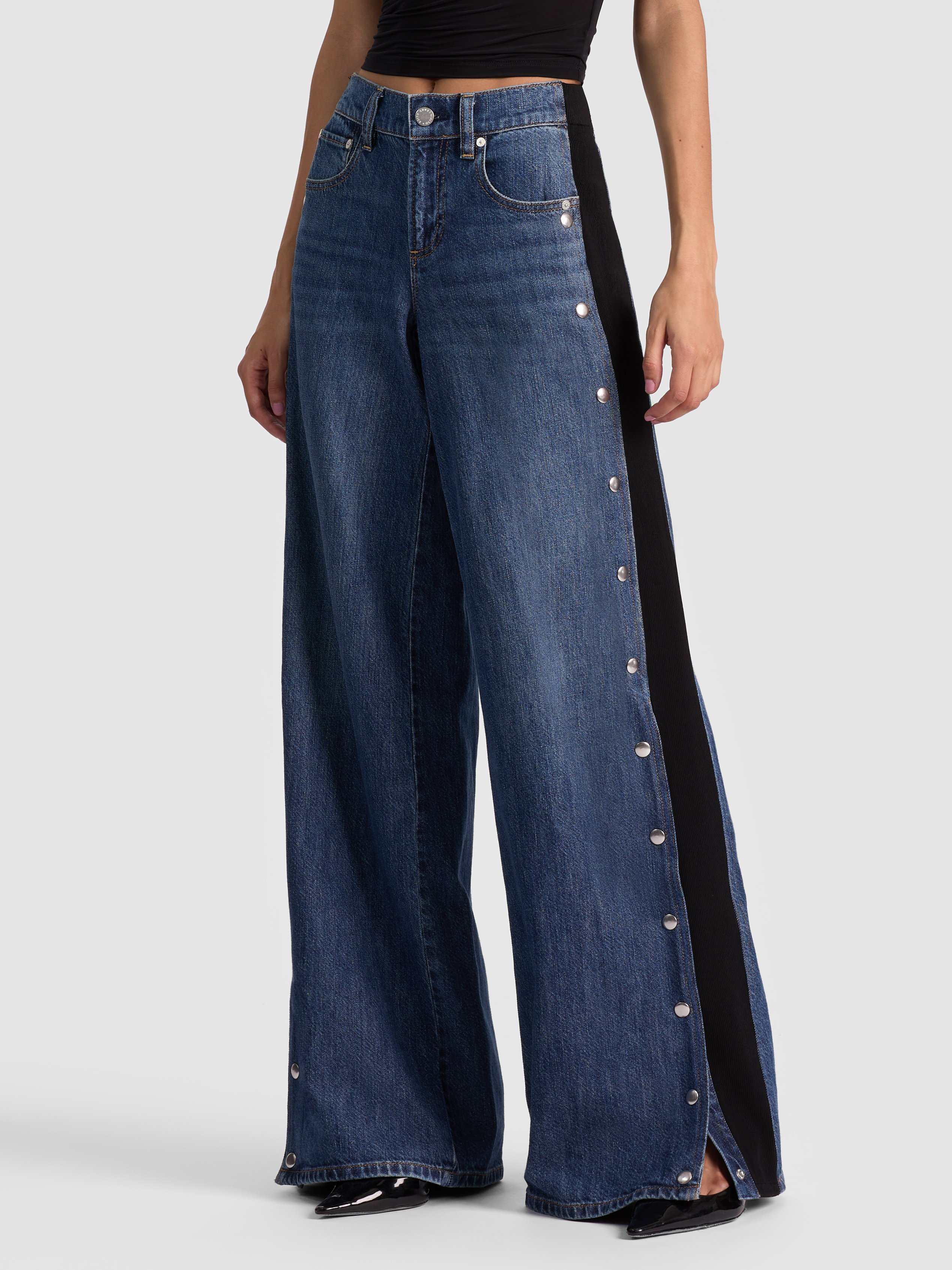 Alice And Olivia Amazing Jean With Knit Panel In Black