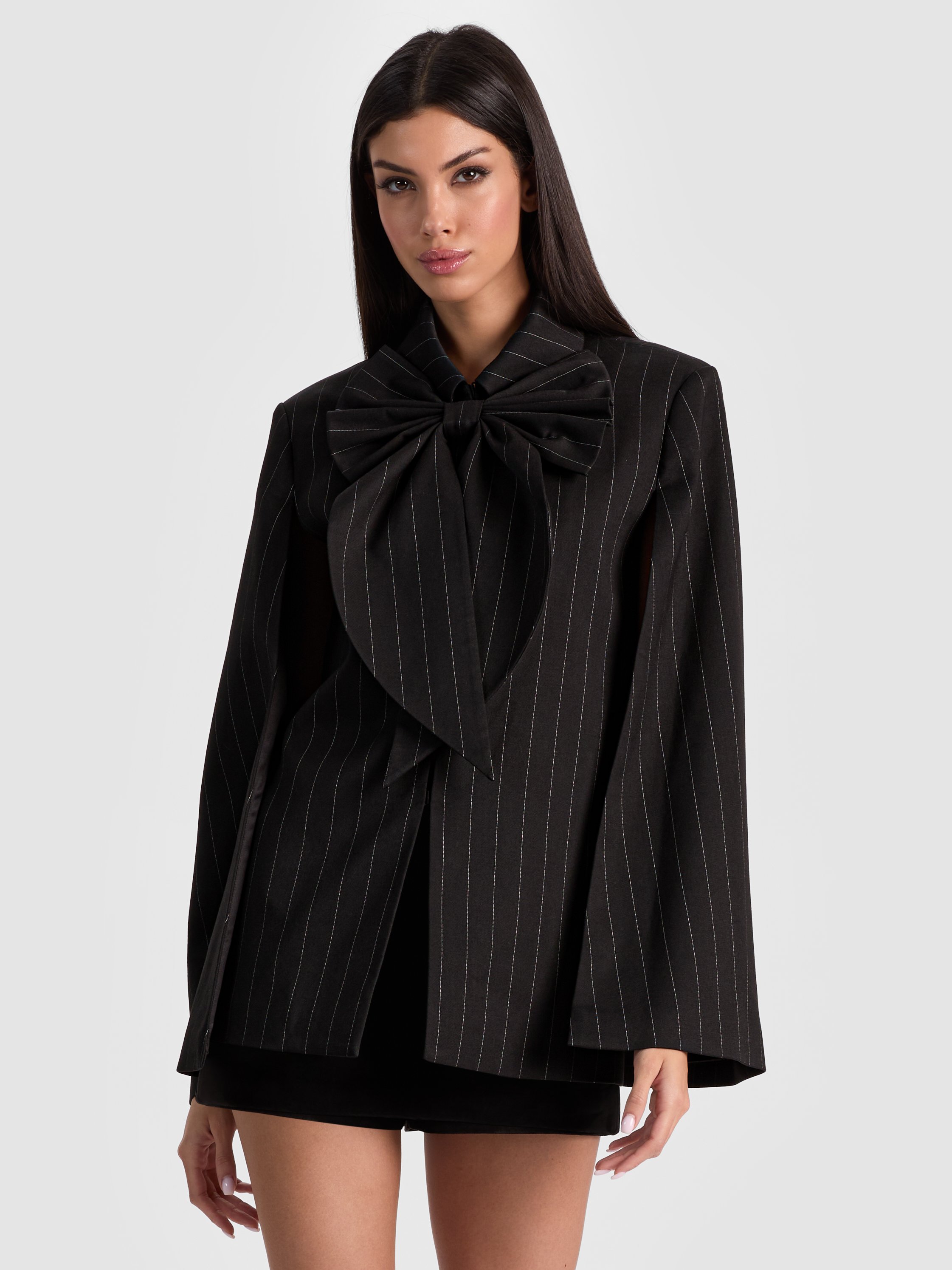 Alice And Olivia Philippa Bow Cape In Gray