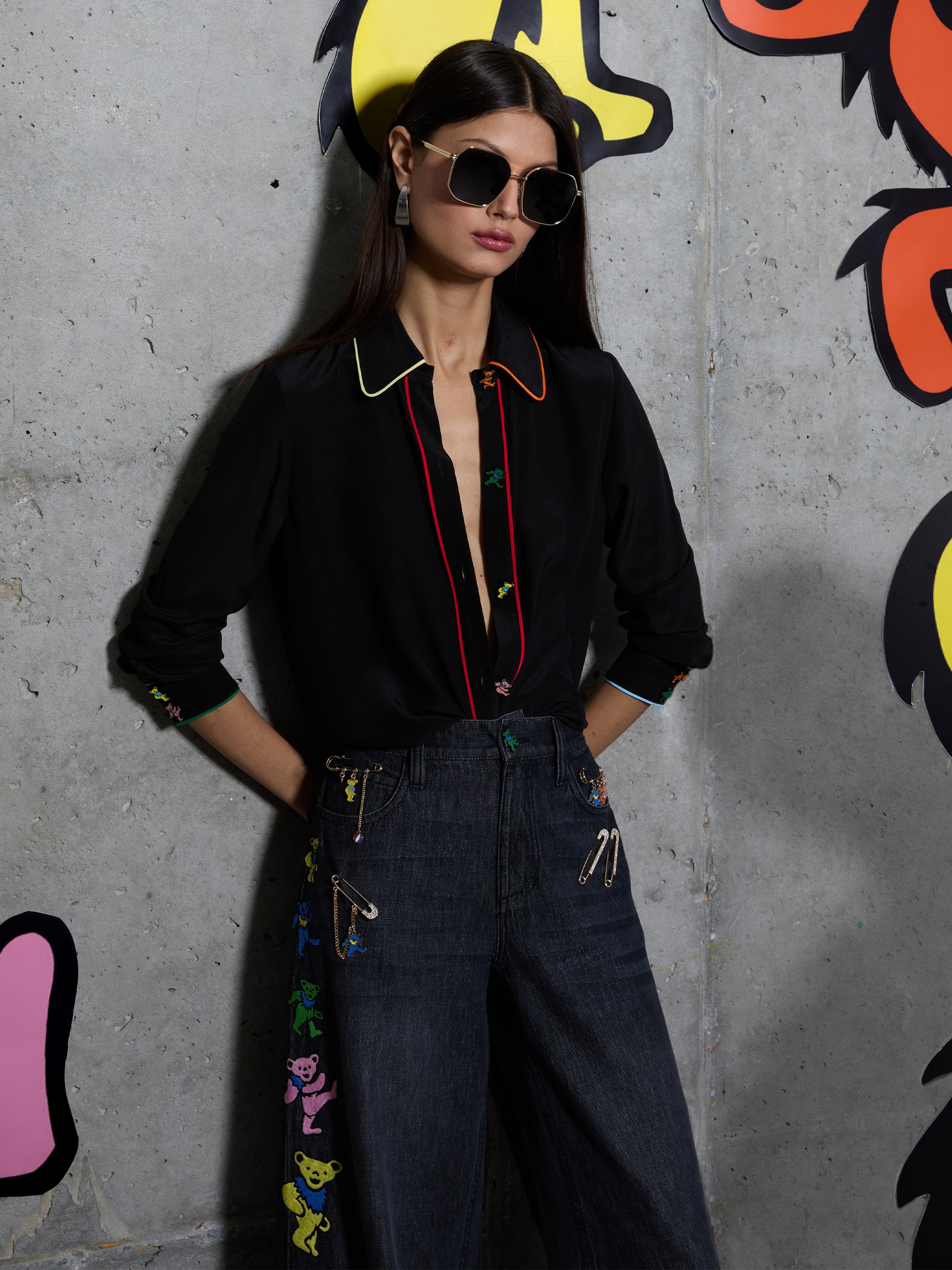 Alice And Olivia A+o X Grateful Dead Willa Blouse In Black